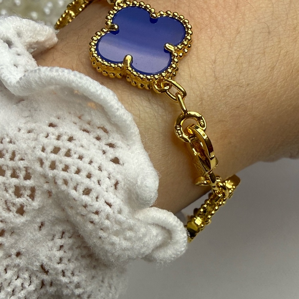 Elegant Blue and Gold Clover Bracelet